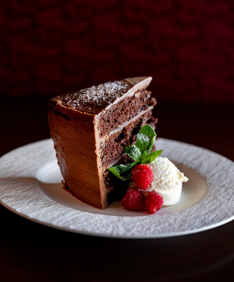 A DEFIANT STEAKHOUSE Winter Park Magazine